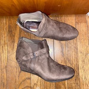 Women’s Tan Ankle Boots Size 9